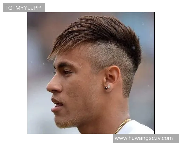 足球明星狼背发型的魅力与风格解析让你成为球场焦点